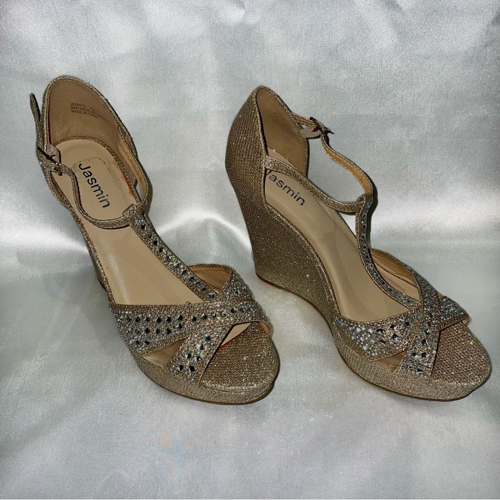 Jasmin - gold wedges